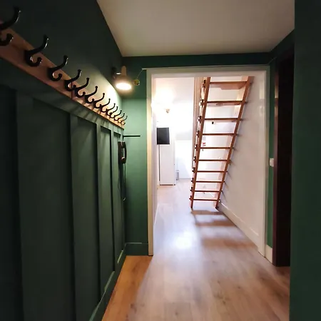 Gaia Style In A Shared